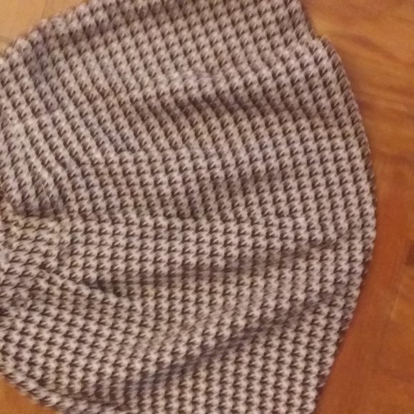 Matching brown and white 2 piece - Picture 2 of 3